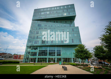 Il percorso UNC Charlotte Center City Building, in quartieri residenziali di Charlotte, North Carolina. Foto Stock