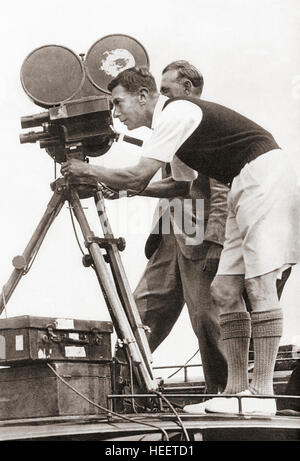 Il Duca di York, futuro re George VI, visto qui fare un film in corrispondenza di uno dei suoi campi annuale per ragazzi. George VI, 1895 - 1952. Re del Regno Unito e signorie del Commonwealth britannico. Foto Stock