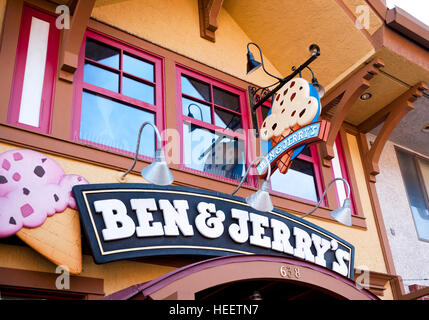 Gelato Ben & Jerry Shop segno anteriore in Gatlinburg Tennessee Foto Stock