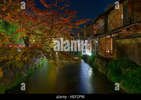 La Shirakawa atmosferica Canal a Shimbashi, Gion, Kyoto, Giappone Foto Stock