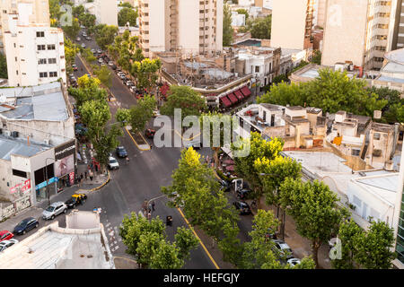 Vista della Diagonal Avenue 74 in La Plata, Argentina Foto Stock