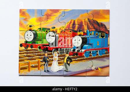 Thomas & Friends puzzle, uno dei 4 tell-a-story puzzle da Ravensburger isolati su sfondo bianco Foto Stock