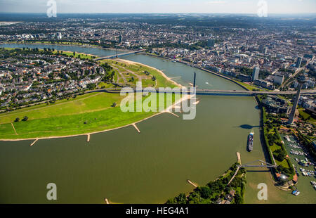 Vista aerea del Rheinbogen Oberkassel, il ponte sul fiume Reno bend, Rheinkniebrücke, Ponte di Oberkassel, Düsseldorf, Renania Foto Stock