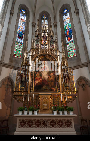Altare, la chiesa di Santa Elisabetta in Wieden, neo-gotica chiesa di mattoni, Vienna, Austria Foto Stock