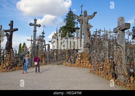 La Collina delle Croci nel nord della Lituania Foto Stock