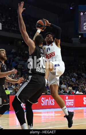 Madrid, Spagna. Xx Dec, 2016. Real Ayón in azione durante l'Eurolega di basket match tra il Real Madrid e Brose Bamberg. © Jorge Sanz/Pacific Press/Alamy Live News Foto Stock