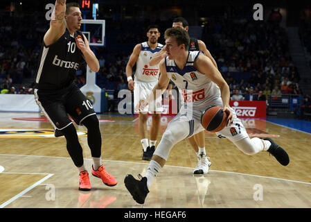 Madrid, Spagna. Xx Dec, 2016. Real Doncic rigidi durante l'Eurolega di basket match tra il Real Madrid e Brose Bamberg. © Jorge Sanz/Pacific Press/Alamy Live News Foto Stock