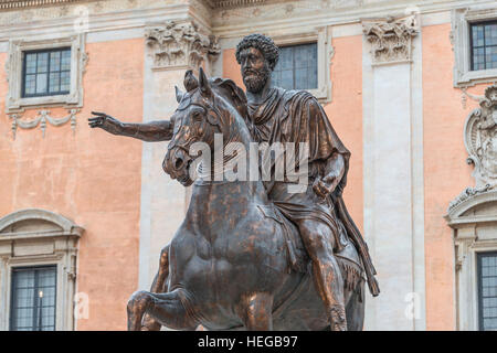 Statua equestre di Marco Aurelio in Piazza del Campidoglio a Roma, Italia, 2014 Foto Stock