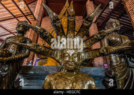 Statua del Buddha ritratto di Wat Yai Chai Mongkhon Ayutthaya Bangkok in Thailandia Foto Stock