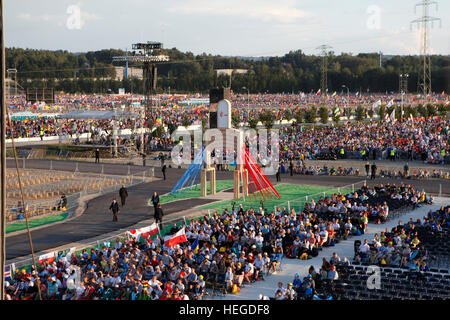 BRZEGI, Polonia - 30 luglio 2016: la Giornata Mondiale della Gioventù 2016 , Brzegi vicino a Cracovia o/p pellegrini Foto Stock