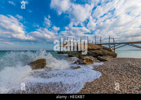 Costa trabocchi nella regione Abruzzo (Italia) Foto Stock