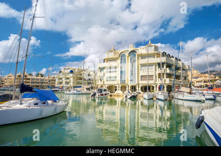 Benalmadena marina. Costa del Sol, provincia di Malaga, Andalusia, Spagna Foto Stock