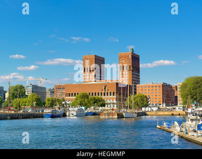 Town Hall e il porto, Oslo. Norvegia, Europa Foto Stock