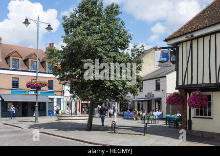 Salisbury Square, Hertford, Hertfordshire, England, Regno Unito Foto Stock