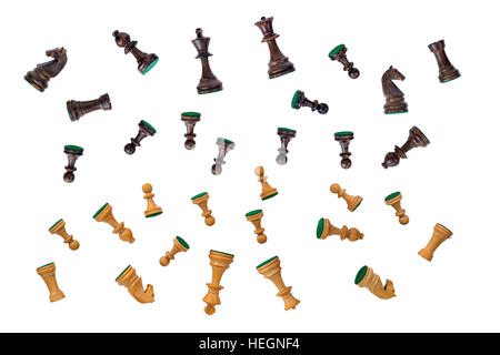 Tutti in bianco e nero a scacchi pezzi impostato caduta su sfondo bianco Foto Stock