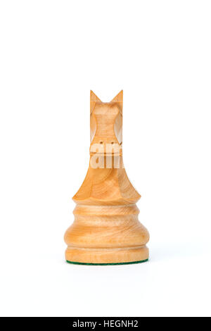 Legno di bosso white knight pezzo degli scacchi isolato Foto Stock