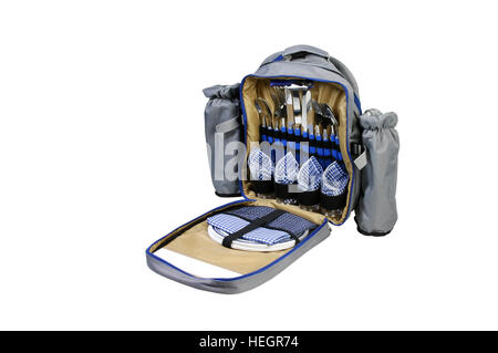 Impostare per un picnic in uno zaino grigio isolato su uno sfondo bianco Foto Stock