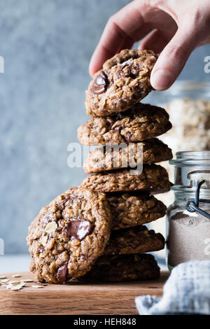 Farina di avena biscotti con scaglie di cioccolato. Foto Stock