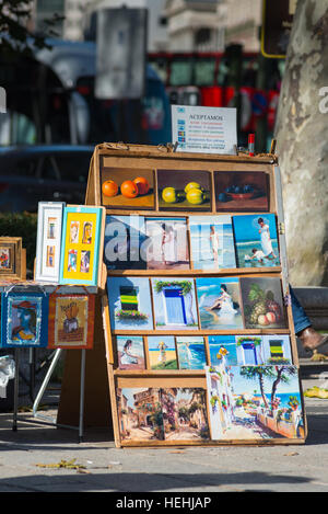 Illustrazione di locali per la vendita al mercato all'aperto in stallo vicino al Museo del Prado di Madrid. Spagna. Foto Stock