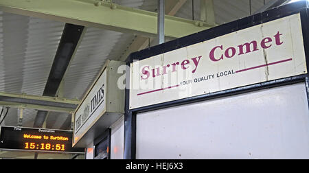 Benvenuto a Surbiton station e il Surrey Comet, West London, England, Regno Unito Foto Stock