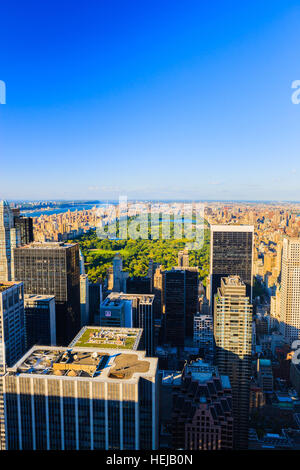 Vista di Manhattan al tramonto dalla 'Top del Rock' guardando a Central Park e Upper West Side. Foto Stock