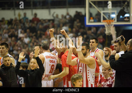 A Belgrado, in Serbia. 22 Dicembre 2016: Team di Crvena Zvezda Belgrado mts in azione durante il 2016/2017 Turkish Airlines Eurolega Regular Season Round 14 gioco tra Crvena Zvezda Belgrado MTS e Real Madrid Aleksandar Nikolic il 22 dicembre 2016 in Serbia, a Belgrado. © Nikola Krstic/Alamy Live News Foto Stock