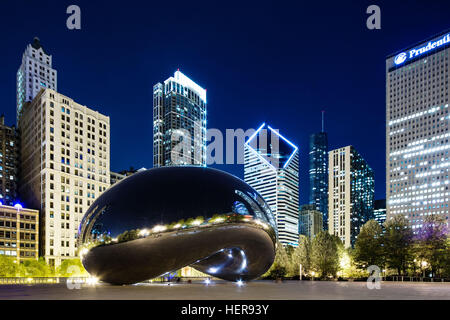 Cloud Gate, il Big Bean bei Nacht, Chicago Foto Stock