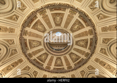 Multipiano cupola dell'edificio centrale, angolo di visualizzazione, il Museo di Storia Naturale, aperto nel 1889, Vienna, Austria Foto Stock