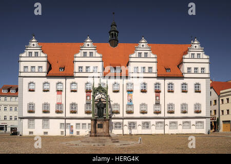 Mercato, Municipio con Lutero Memorial, Wittenberg, Sassonia-Anhalt, Germania Foto Stock