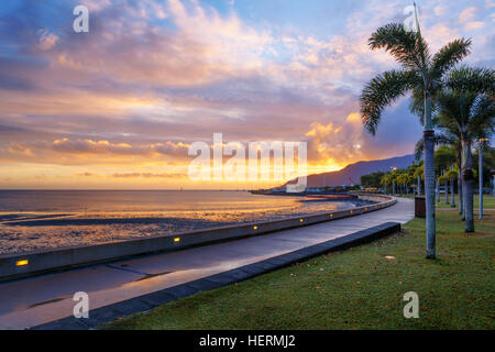 Esplanade a sunrise, Cairns, Queensland, Australia Foto Stock