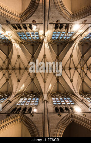 La splendida cattedrale di York Minster, un incredibile chiesa di Inghilterra nella cattedrale di York, pieno di incredibile architettura Foto Stock