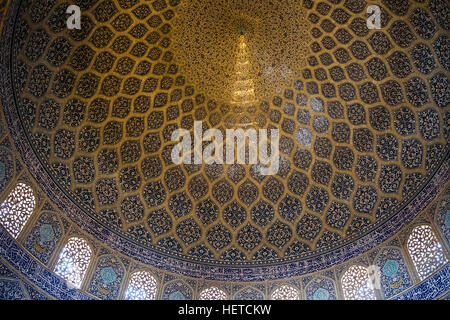 Interno del Sceicco Lotfollah moschea di Isfahan, Provincia di Isfahan, Iran Foto Stock