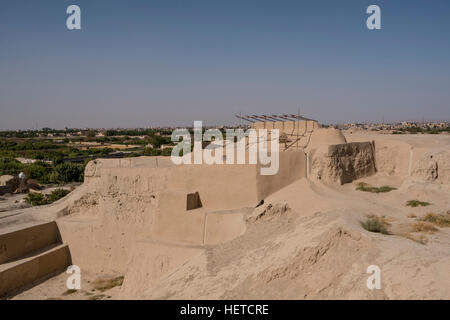 Tepe Sialk è un antico sito archeologico nei sobborghi di Kashan, Provincia di Isfahan, Iran Foto Stock