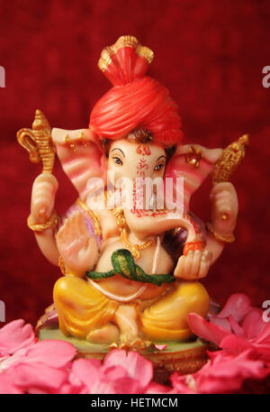 Tradizionale indù Dio Ganesha statua Foto Stock