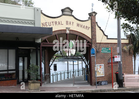 Posizione neutrale Bay Wharf su Sydney's della North Shore inferiore. Foto Stock