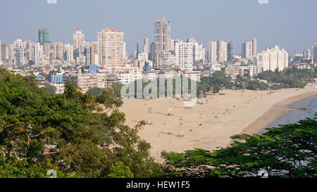 Chowpatty Beach su Marine Drive nel sud di Mumbai dove la celebrazione annuale sono tenuti in onore degli Indù dio elefantino Ganesh Foto Stock