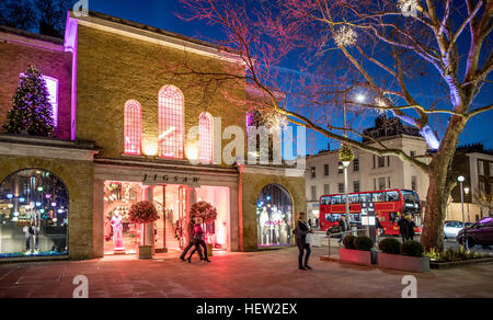 Duke of York Square Chelsea Londra UK notturne Foto Stock