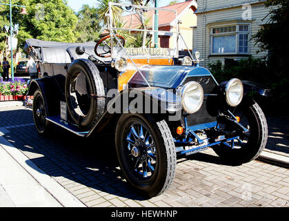 La Cadillac modello trenta è stato introdotto nel dicembre 1909, e venduto attraverso 1911. Essa è stata la società del modello solo per quegli anni ed era basato sul modello 1907 G. 1912 modello 1912, 1913 modello 1913 e 1914 modello 1914 erano simili ma utilizzati motori più grandi. Tutta la gamma è stata ampiamente rivisitata con un motore V8 per 1915, tuttavia. Il 1910 modello era disponibile con un corpo chiuso, la prima volta che un produttore di automobili hanno offerto questo tipo. Foto Stock