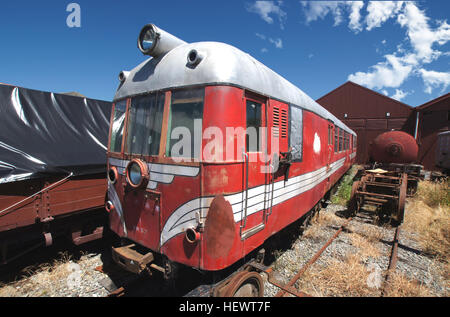 Il NZR RM classe automotrici di Vulcan sono stati operati dal governo neozelandese ferrovie (NZR) nell'Isola del Sud della Nuova Zelanda. Tutti Nuova Zelanda automotrici ferroviarie sono state classificate come RM (RAMPA MOTORE), e questa classe derivata la loro nomenclatura dal nome del costruttore la fonderia Vulcan di Gran Bretagna. Foto Stock