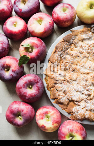 Torta di mele con impero fresche Mele, vista aerea Foto Stock