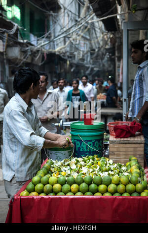 Fornitore di calce, Vecchia Delhi, India Foto Stock