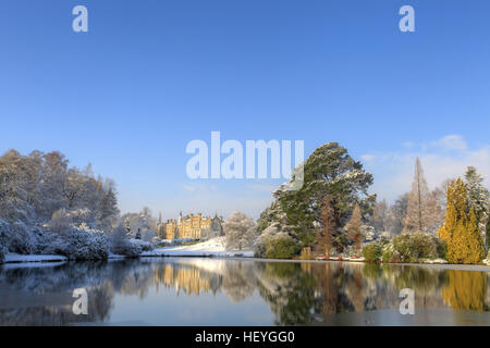 Coperta di neve Sheffield Park Gardens, East Sussex, England, Regno Unito Foto Stock