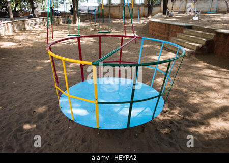 Multi-colore di area giochi per bambini attrezzature Foto Stock
