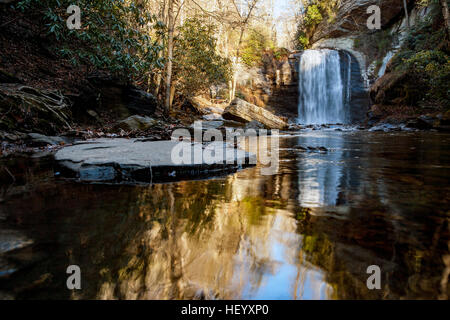 Il Looking Glass Falls - Pisgah National Forest - nei pressi di Brevard, North Carolina, STATI UNITI D'AMERICA Foto Stock