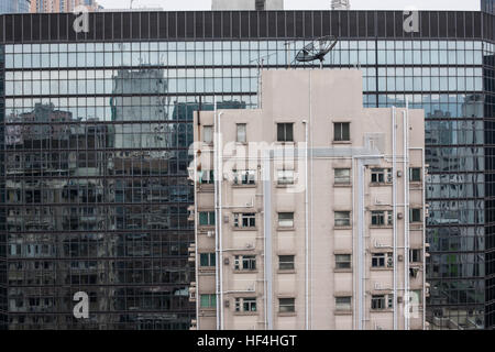 Moderne meraviglie architettoniche, struttura dell'edificio. Perfetto sfondo urbano Foto Stock