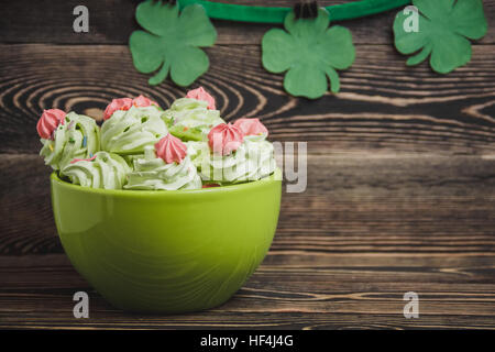 Dolci fatti in casa il giorno di San Patrizio Foto Stock