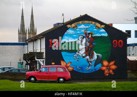 L'onore tour di Ira soldati - 17/08/2009 - Irlanda del Nord / Ulster / Belfast - nell'area unionista del sud di Belfast, un murale in onore di Re Guglielmo III - Olivier Goujon / Le Pictorium Foto Stock