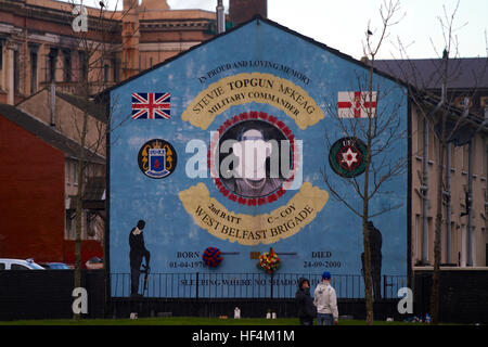 L'onore tour di Ira soldati - 17/08/2009 - Irlanda del Nord / Ulster / Belfast - nell'area unionista del sud di Belfast, un murale in onore di una brigata unionista - Olivier Goujon / Le Pictorium Foto Stock