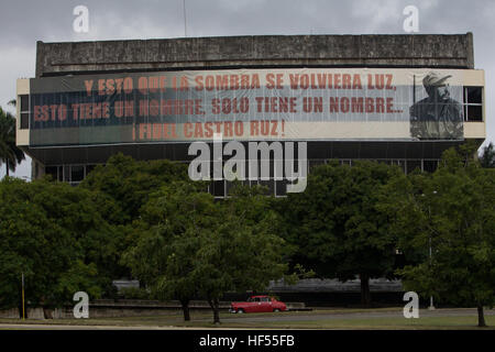 Banner di Fidel Castro nella Piazza della Rivoluzione, l'Avana, Cuba Foto Stock