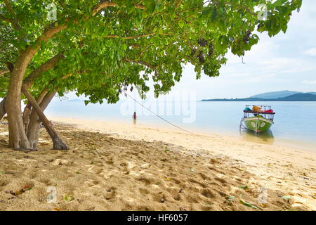 Spiaggia sabbiosa a Bu Bu Isola, Provincia di Krabi, Thailandia Foto Stock